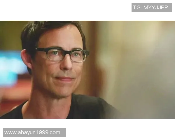 足球明星闪电侠的传奇之路与球场上的辉煌瞬间揭秘