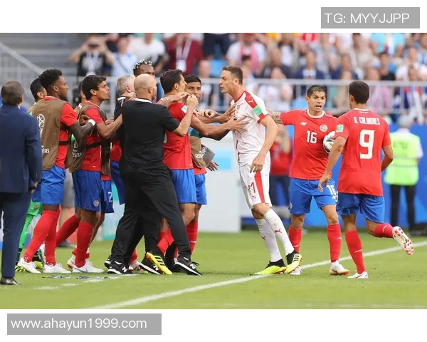 足球明星激烈争吵瞬间曝光引发热议场面图片合集